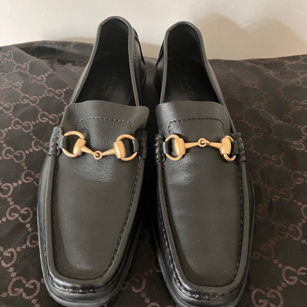 NEW Gucci black leather loafers